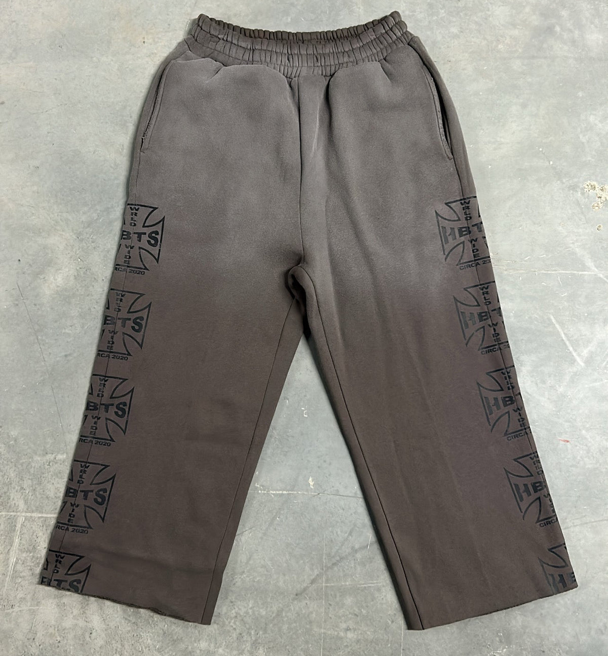 3/4 WRLDWIDE Sweatshorts