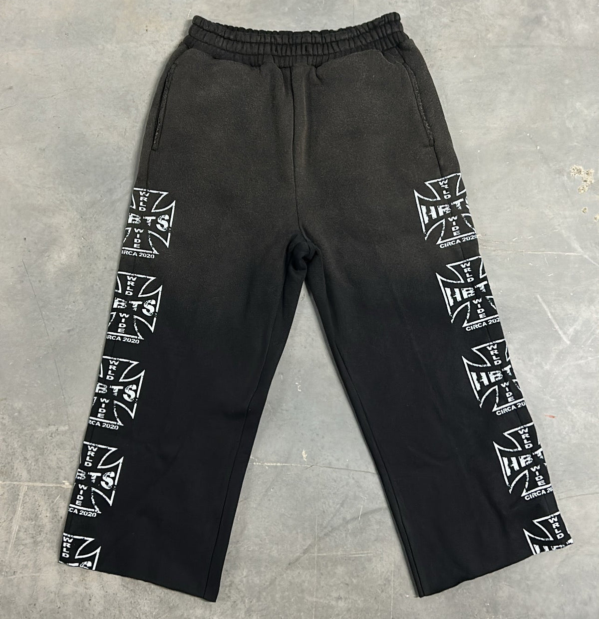3/4 WRLDWIDE Sweatshorts